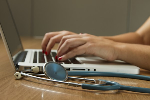 The Role of Physicians in the Selection of New Medical Devices in Healthcare Facilities 1 img