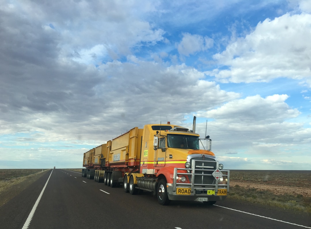 Stay Safe, Stay Alert: Minimizing Risks for Truckers 1 img